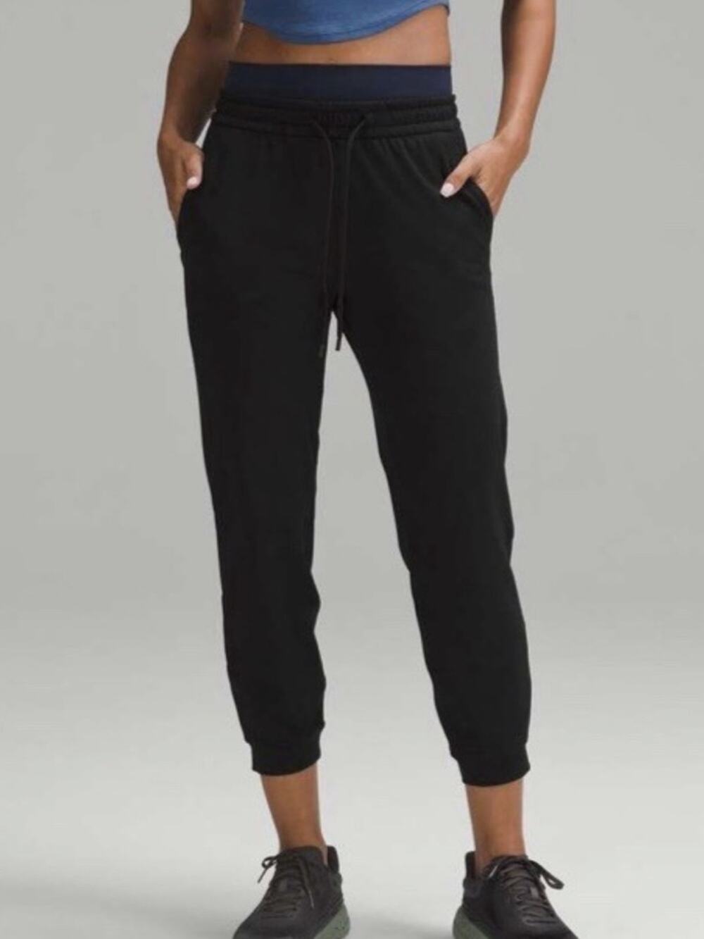 Lululemon Black Classic Fit Mid Rise Joggers - Picture 1 of 9